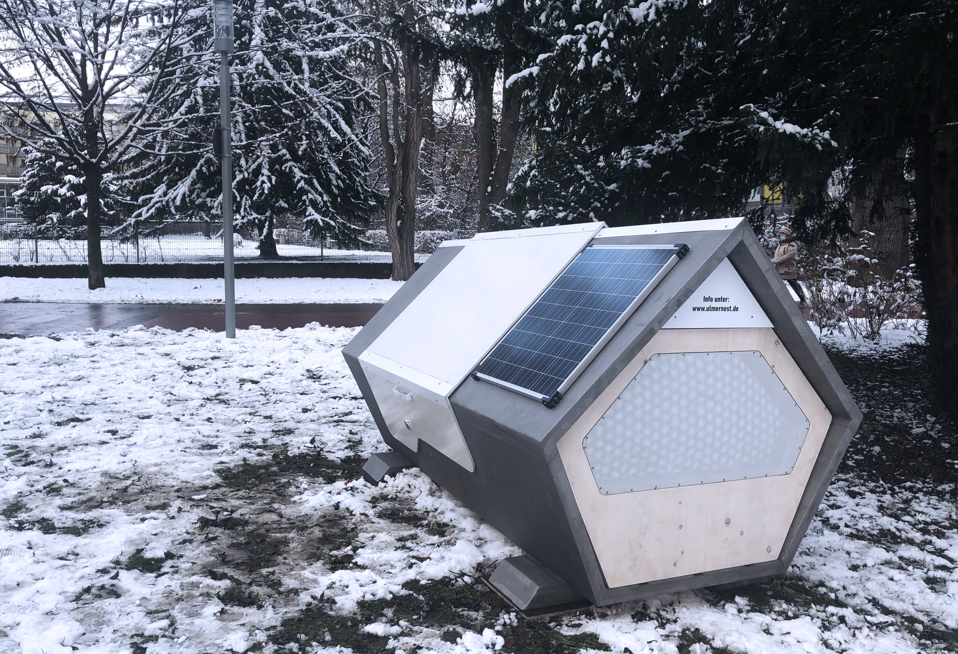 GERMAN CITY INSTALLS THERMALLY INSULATED SLEEPING PODS FOR THE HOMELESS PhpNTygYR